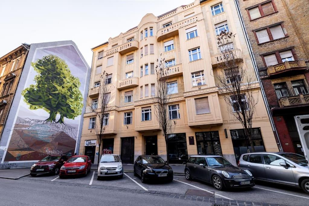 Stylish Central Apartment Budapest Exterior photo